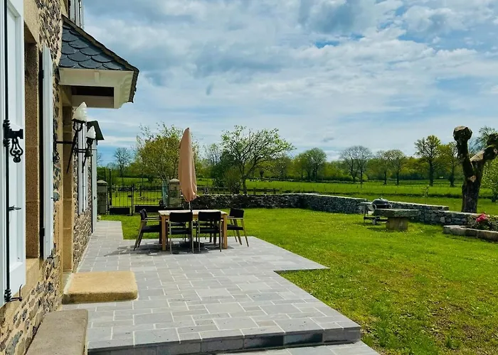 Manoir De L Aubos Pleaux